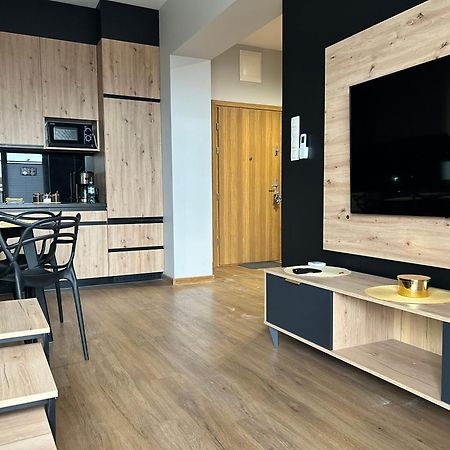 Apartament No82 Yellow Holiday Home Затор Екстериор снимка