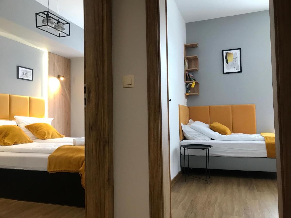 Apartament No82 Yellow Holiday Home Затор Екстериор снимка