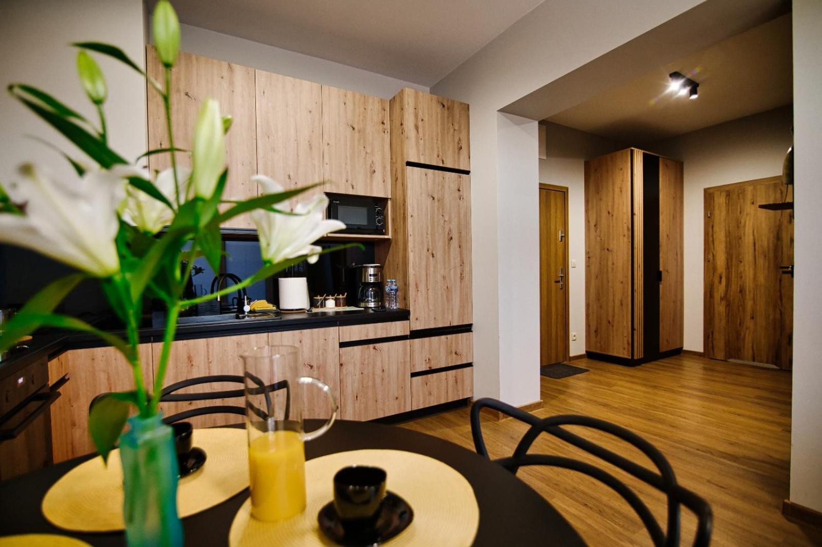 Apartament No82 Yellow Holiday Home Затор Екстериор снимка