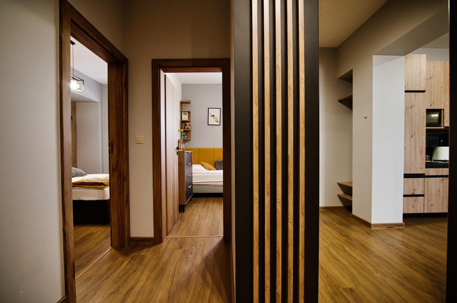Apartament No82 Yellow Holiday Home Затор Екстериор снимка