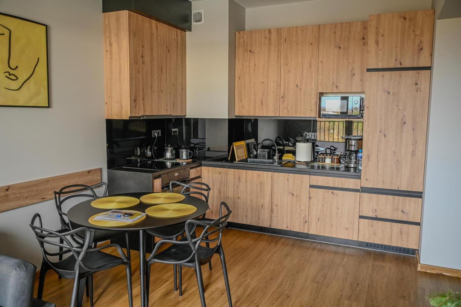 Apartament No82 Yellow Holiday Home Затор Екстериор снимка