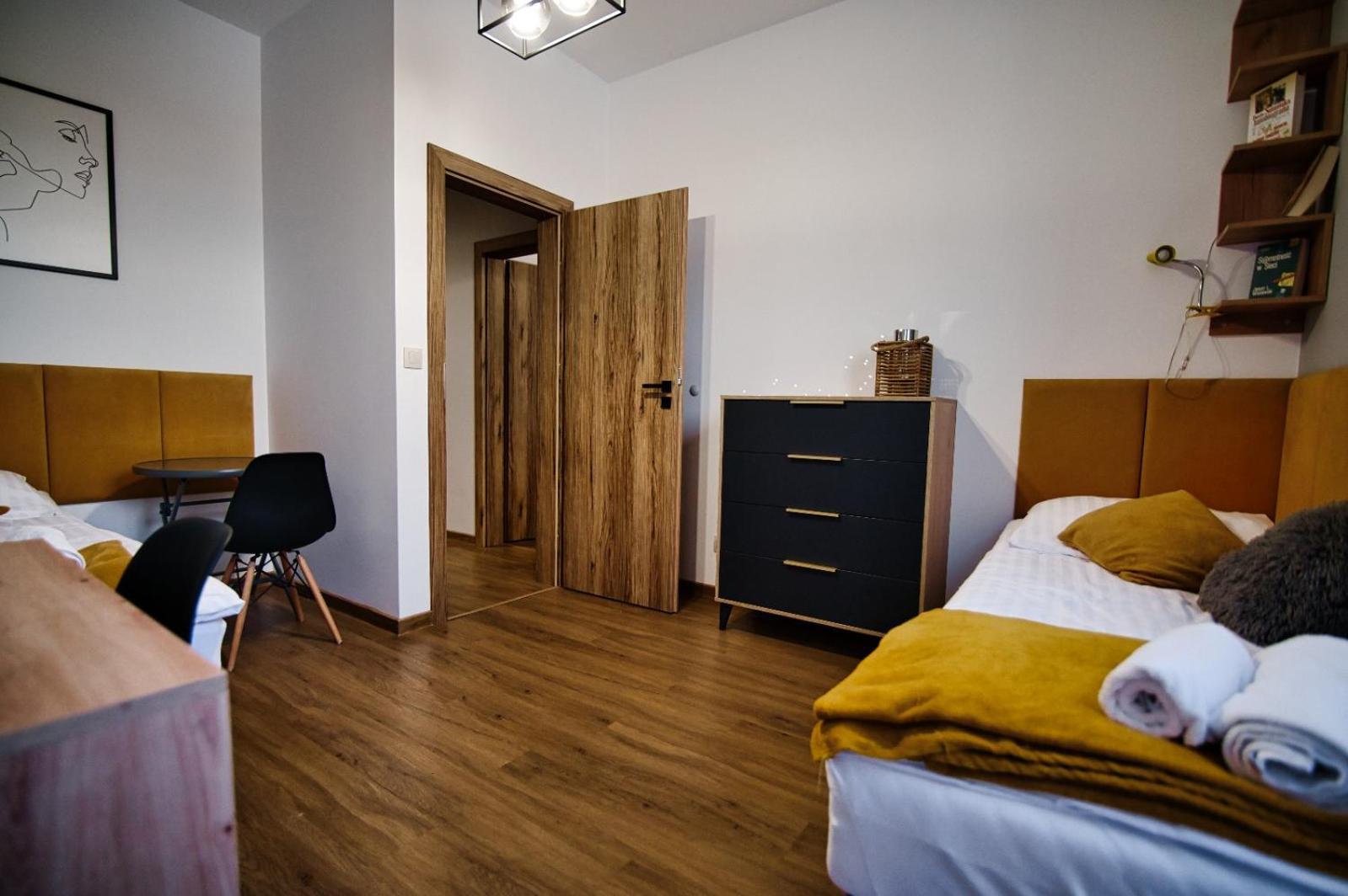 Apartament No82 Yellow Holiday Home Затор Екстериор снимка