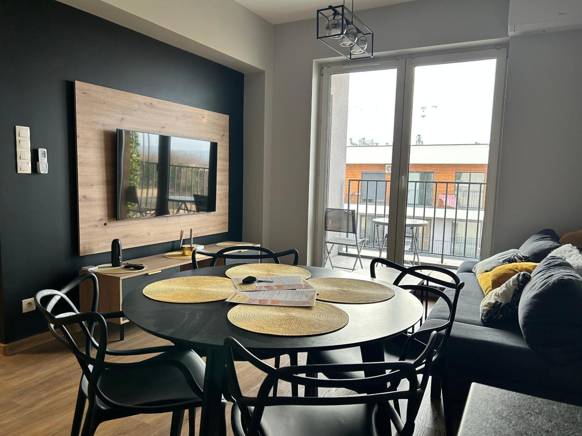 Apartament No82 Yellow Holiday Home Затор Екстериор снимка